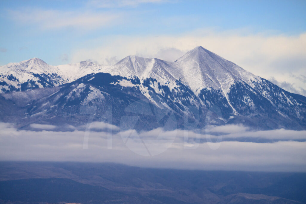 La Sal mountains like an island